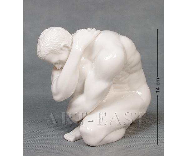Статуэтка "Атлет" 11x16,5x14 см., фарфор Глазурь, Гонконг