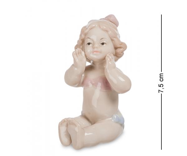Фигурка "Девочка на пляже" 4,5x6x7,5 см., фарфор Pavone, Италия