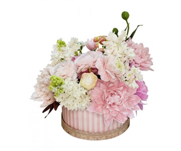 Цветочная композиция из холодного фарфора "Облако над Парижем"