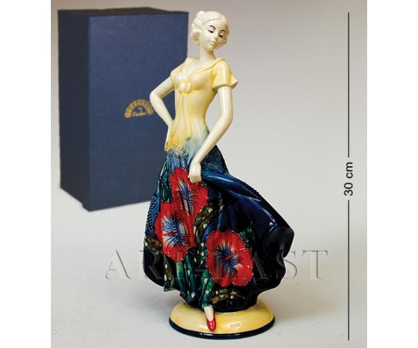 Фигурка "Девушка" 16,5x10,5x30 см., фарфор Pavone, Италия