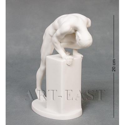 Статуэтка "Атлет" 19x9x20 см., фарфор Бисквит, Гонконг