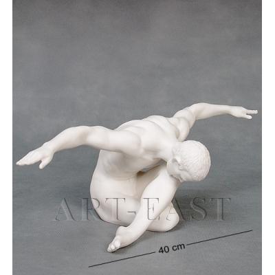 Статуэтка "Атлет" 40x16x13,5 см., фарфор Бисквит, Гонконг