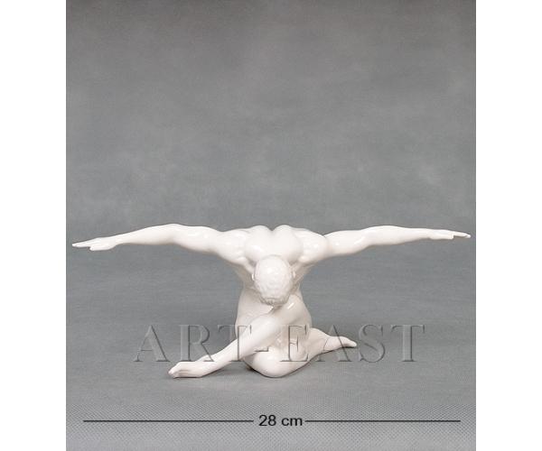 Статуэтка "Атлет" 28x11,5x10,5 см., фарфор Глазурь, Гонконг